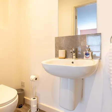 Διαμέρισμα Stylish, One-bedroom Flat In Town Centre