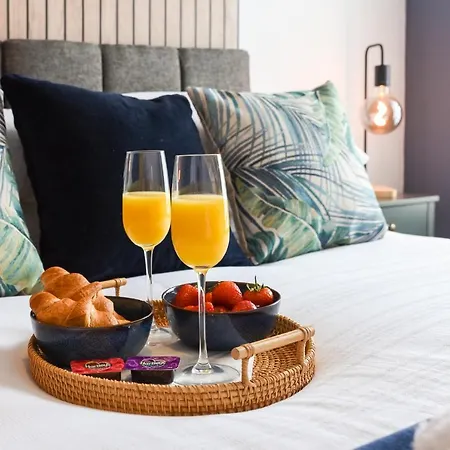 Stylish, One-bedroom Flat In Town Centre Διαμέρισμα Χαρογκέιτ