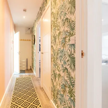 Stylish, One-bedroom Flat In Town Centre