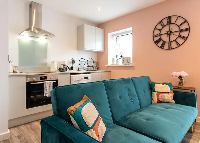 Stylish, One-bedroom Flat In Town Centre *