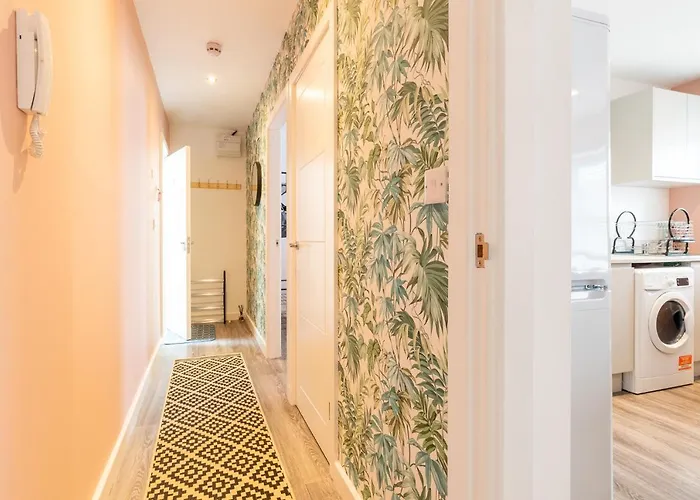 Stylish, One-bedroom Flat In Town Centre